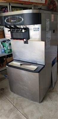Taylor C712 1ph air 2006 Pressurized High Volume Soft Serve Machine- Frozen Yogurt & Soft Serve Machines -TurnKeyParlor.com