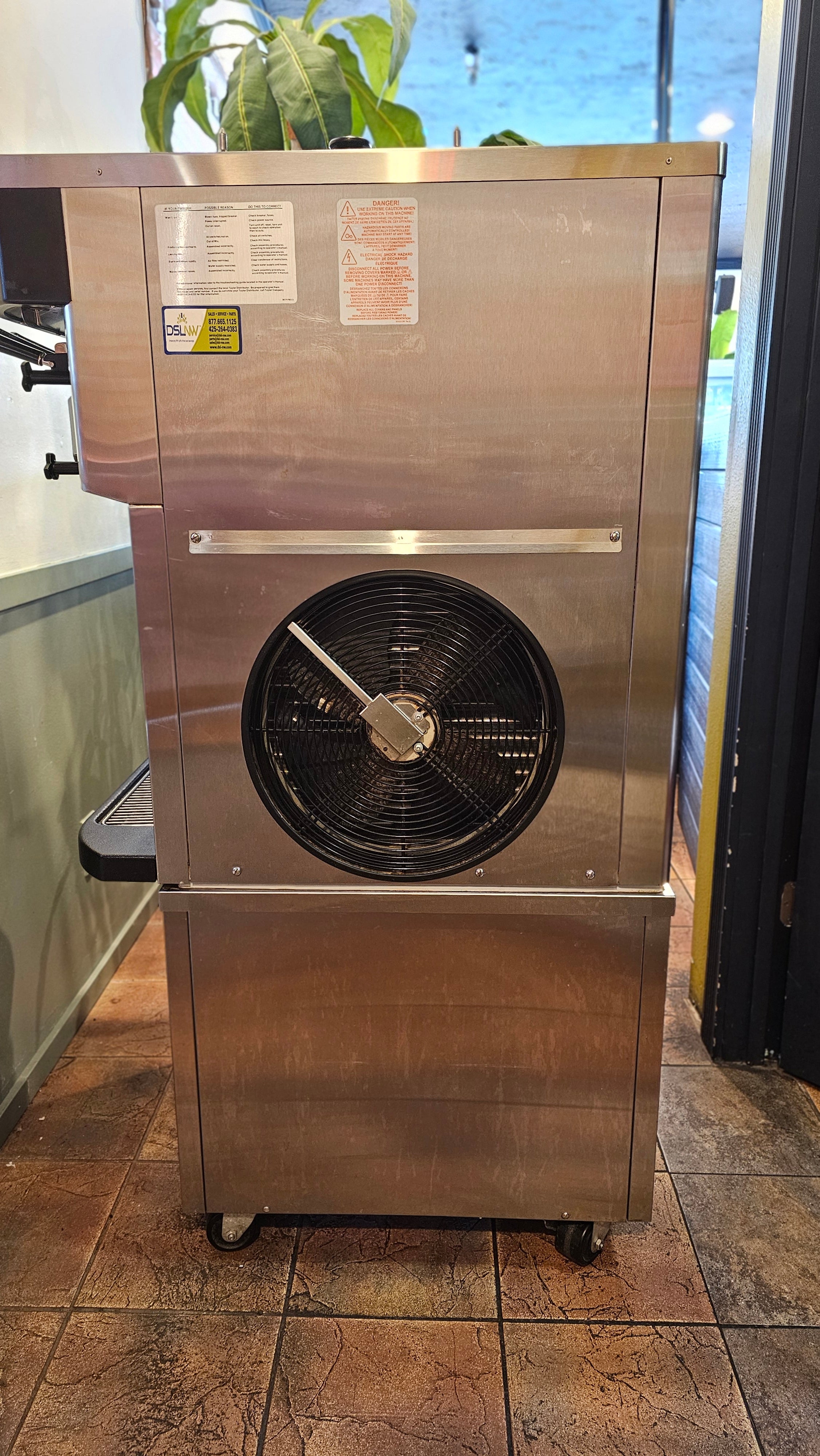 2019 Taylor C723 with stand 1ph air