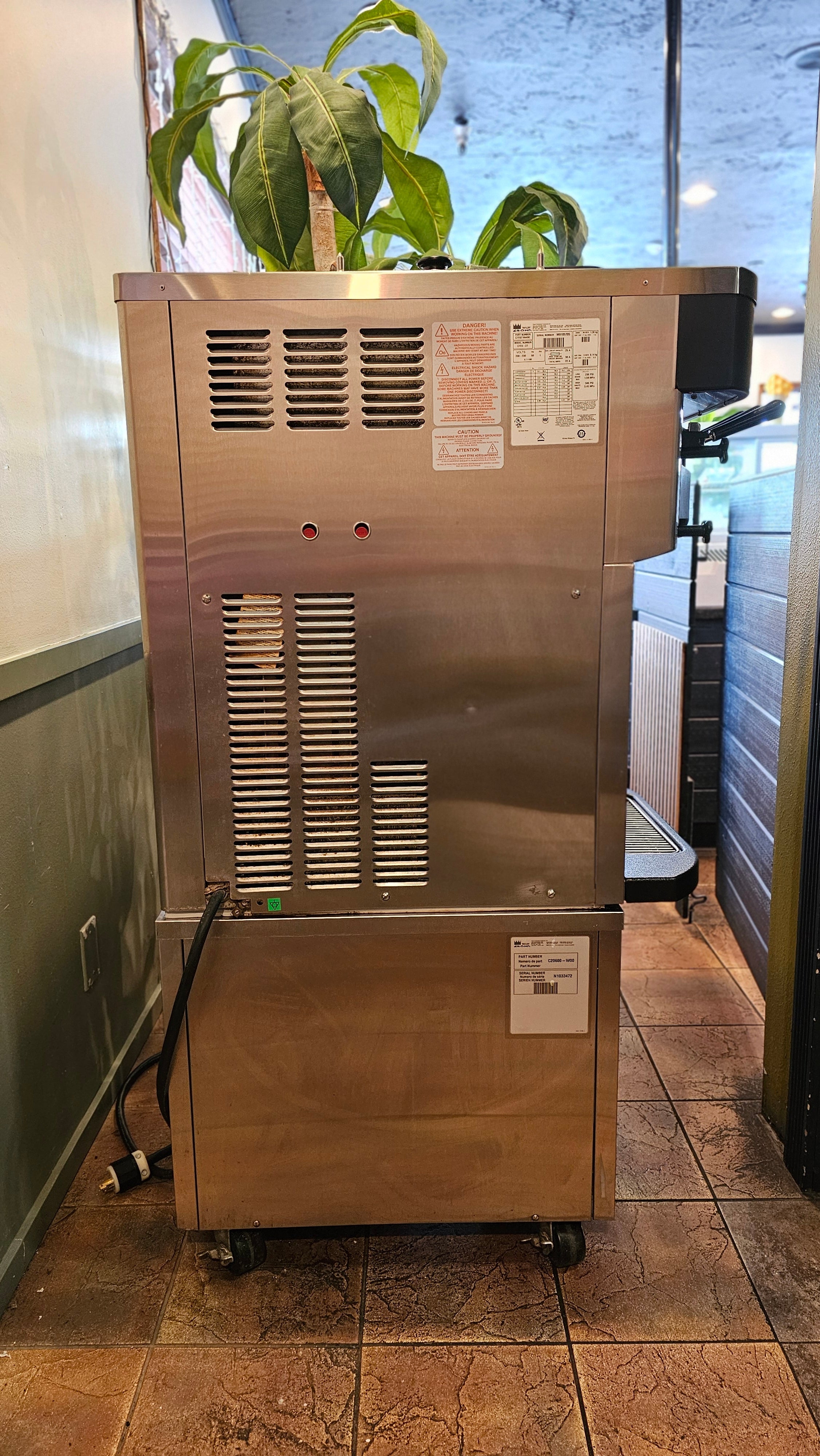 2019 Taylor C723 with stand 1ph air