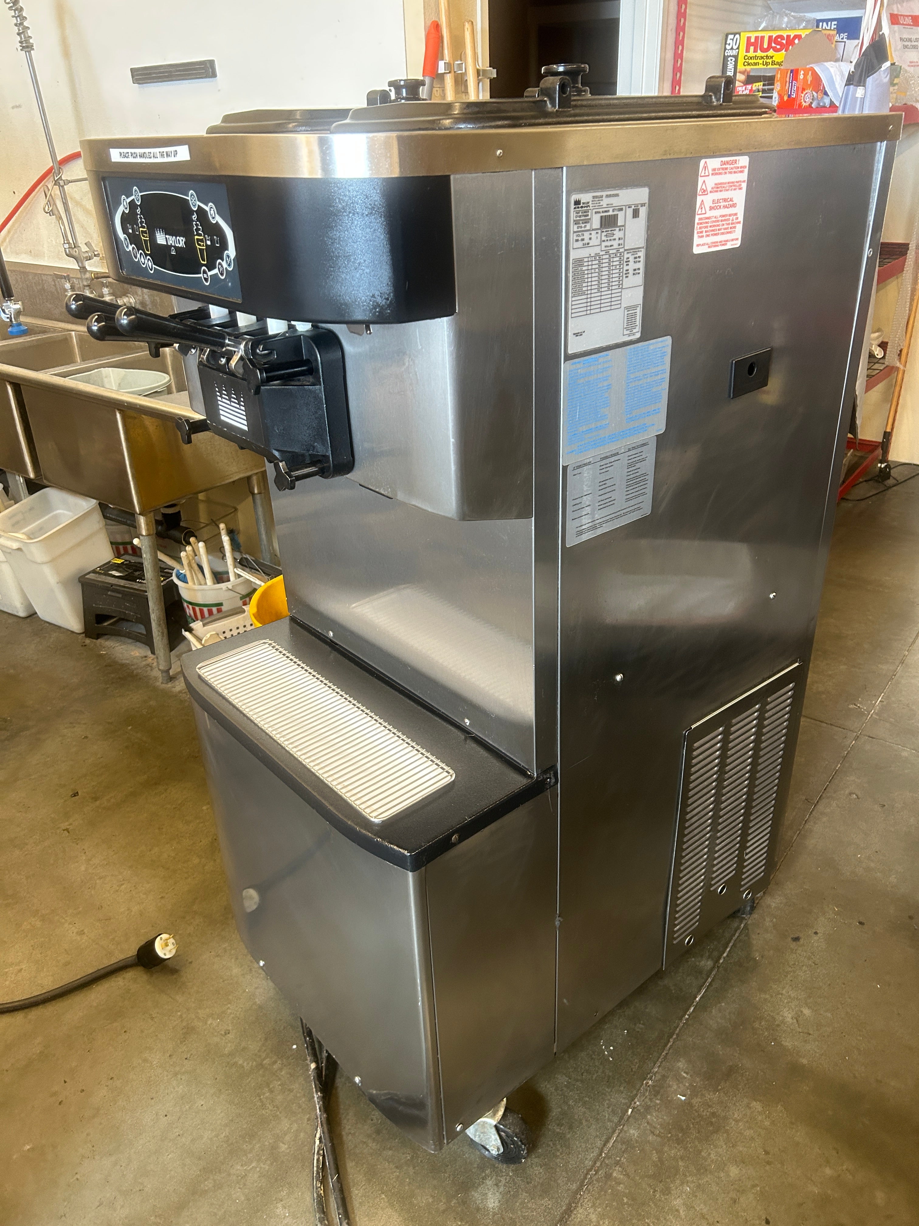 2007 Taylor C713-27 1ph Air