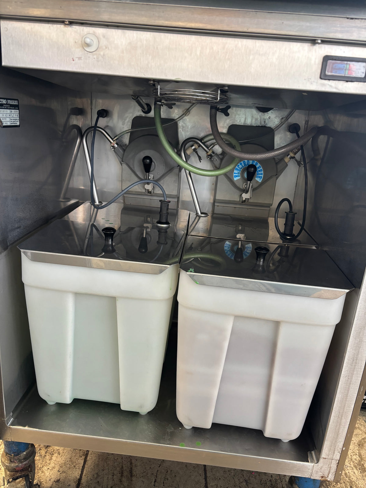 1998 Electro Freeze 30T CMT-113 – Water Cooled – 1-Phase SN: J2D2968