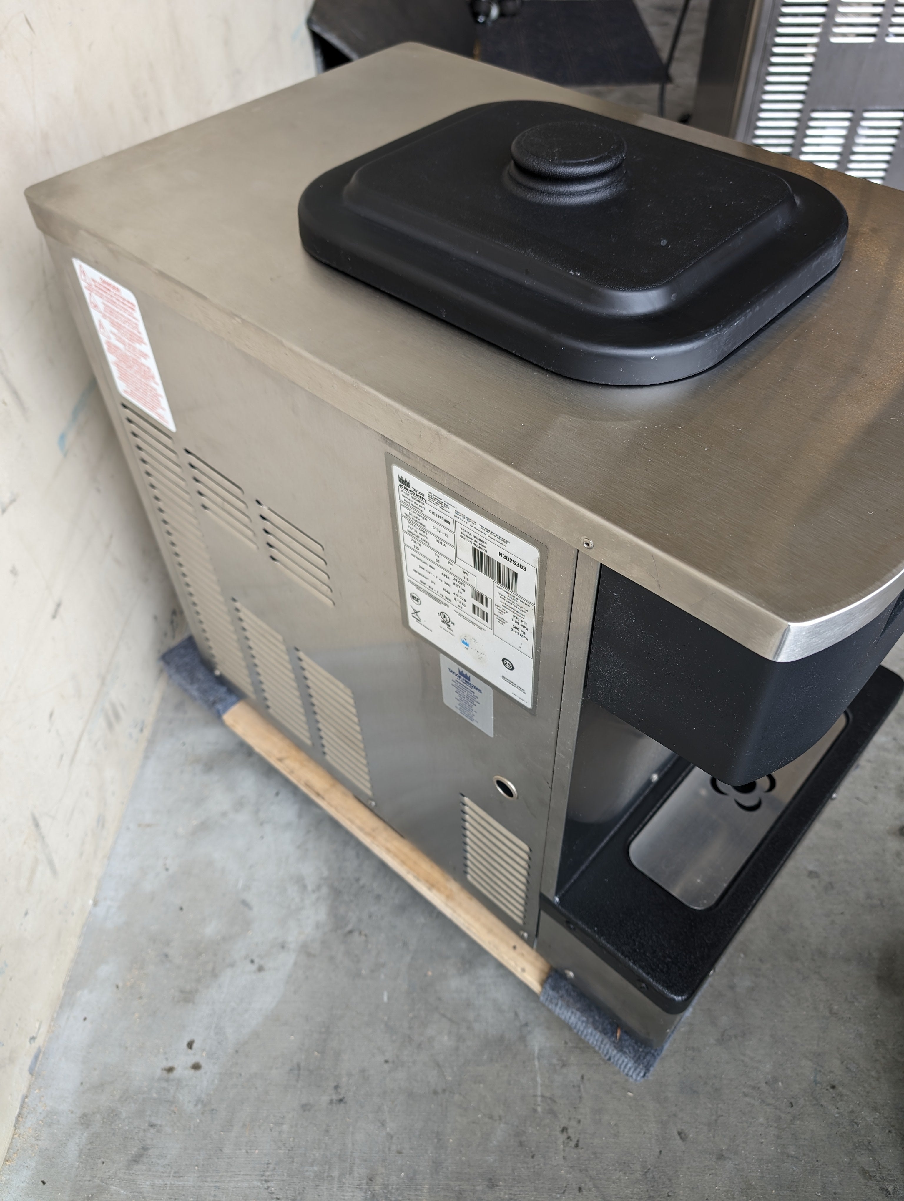 2023 Taylor C152-12 115v soft serve machine