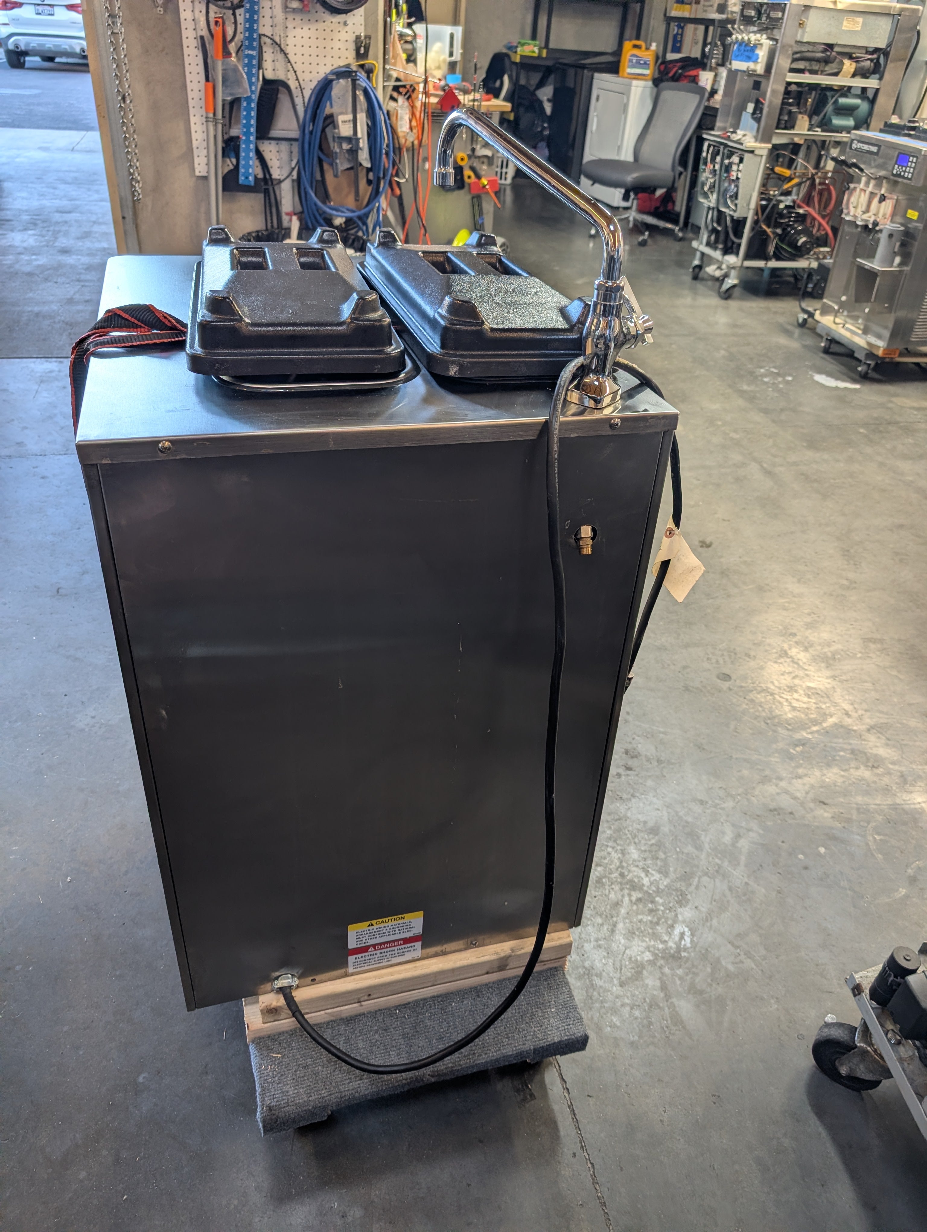 2024 like new Stoelting F131-38I2 Two Flavor Twist Countertop 1ph air