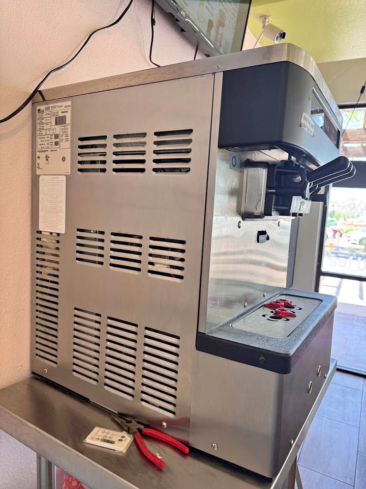 2018 Taylor C161-27 1ph air refurbished table top soft serve machine