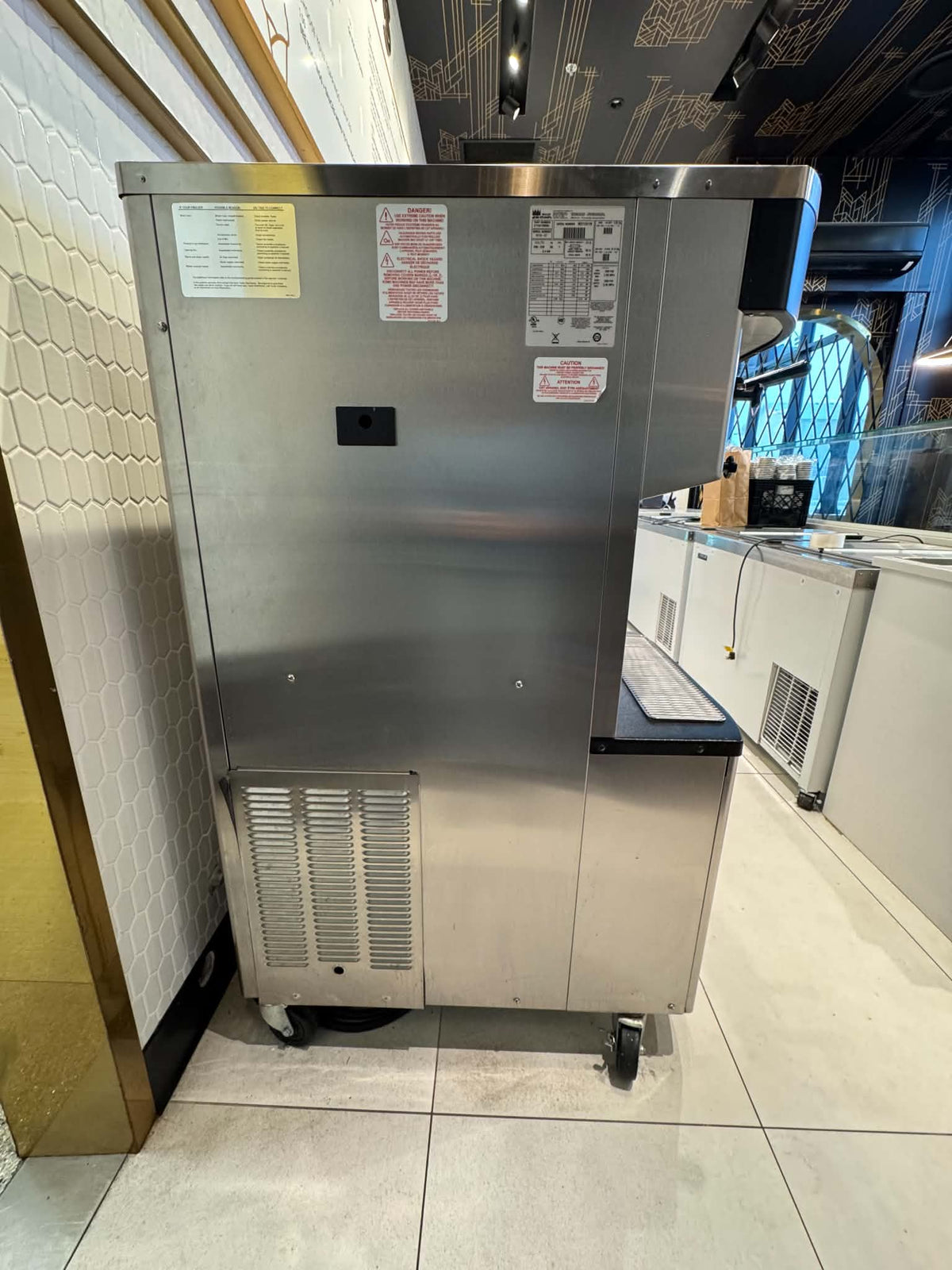 2022 Taylor 713-27 1ph air
