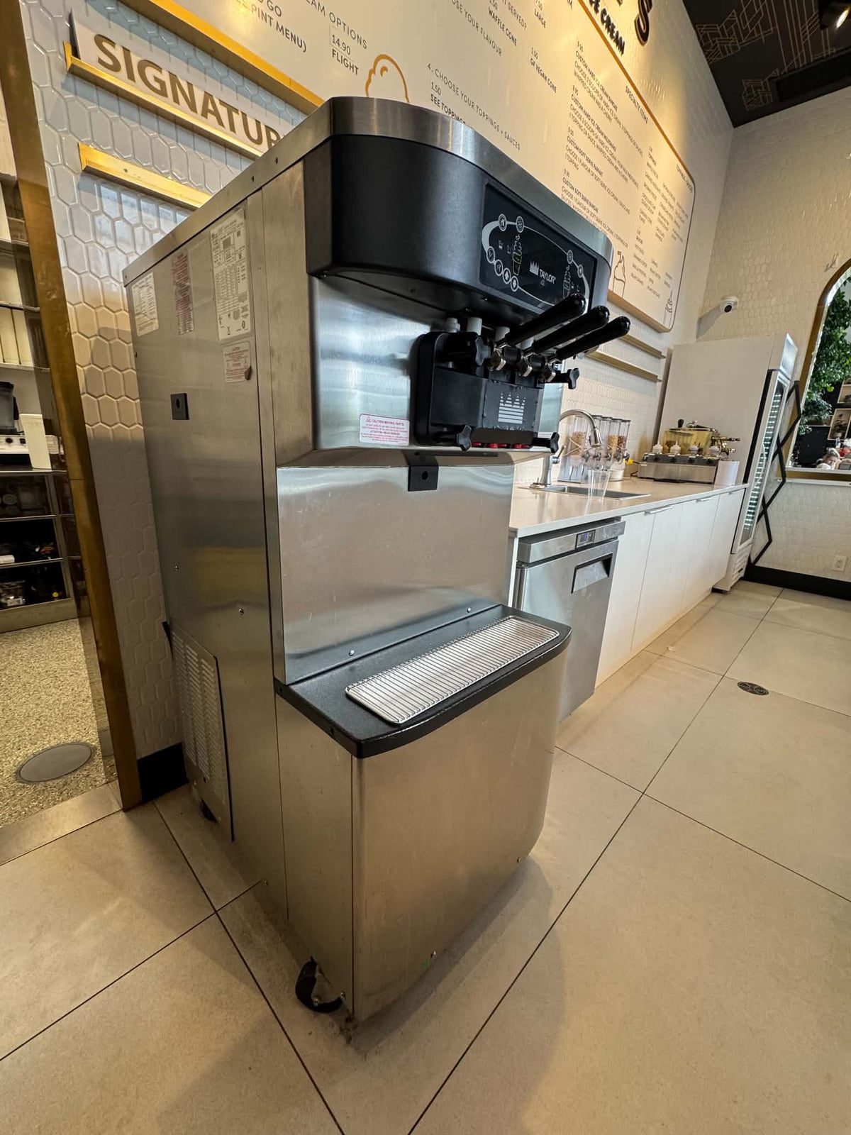 2022 Taylor 713-27 1ph air