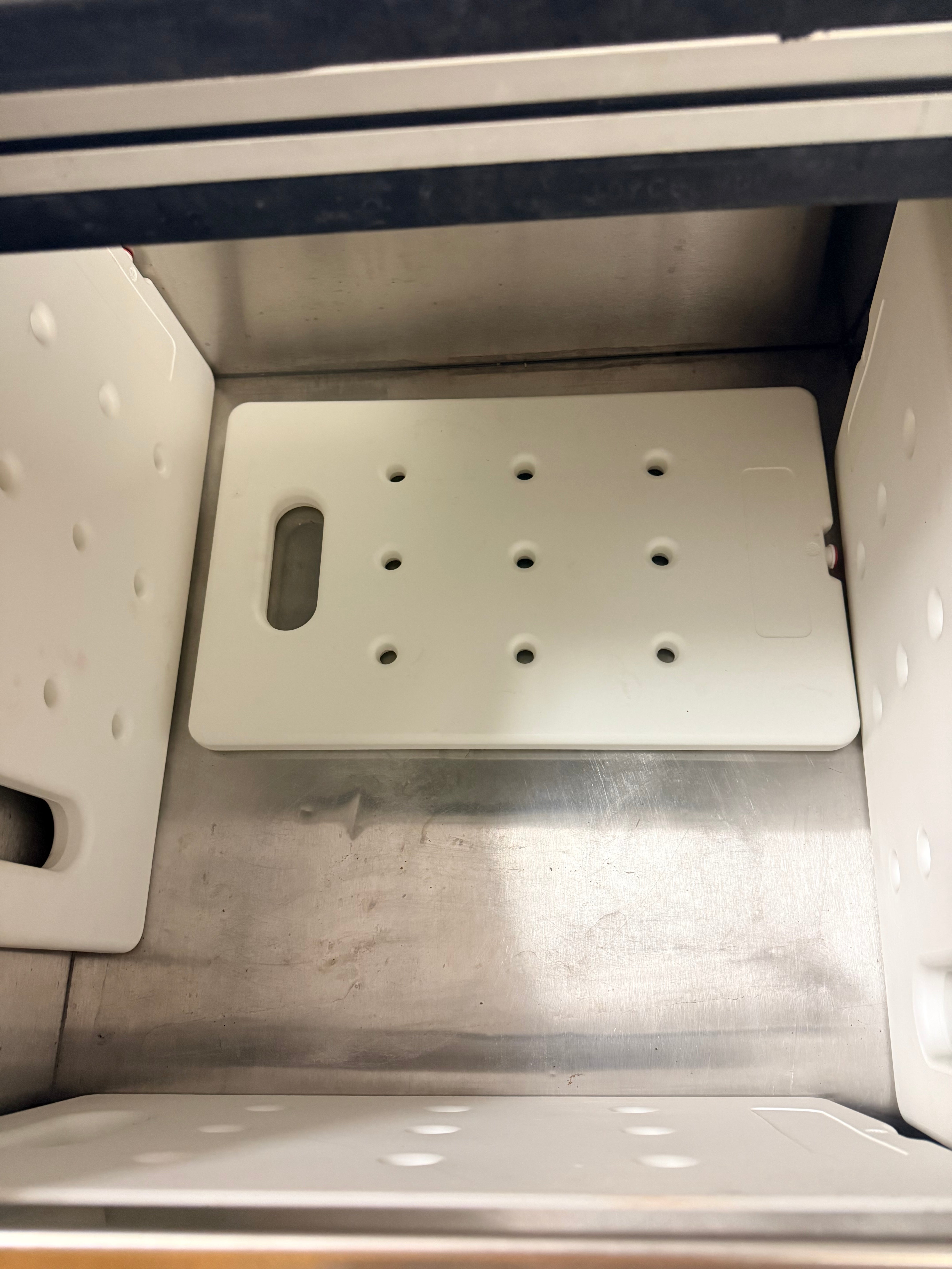 2015 Nelson C323R Raised bottom Cart with Refrigeration