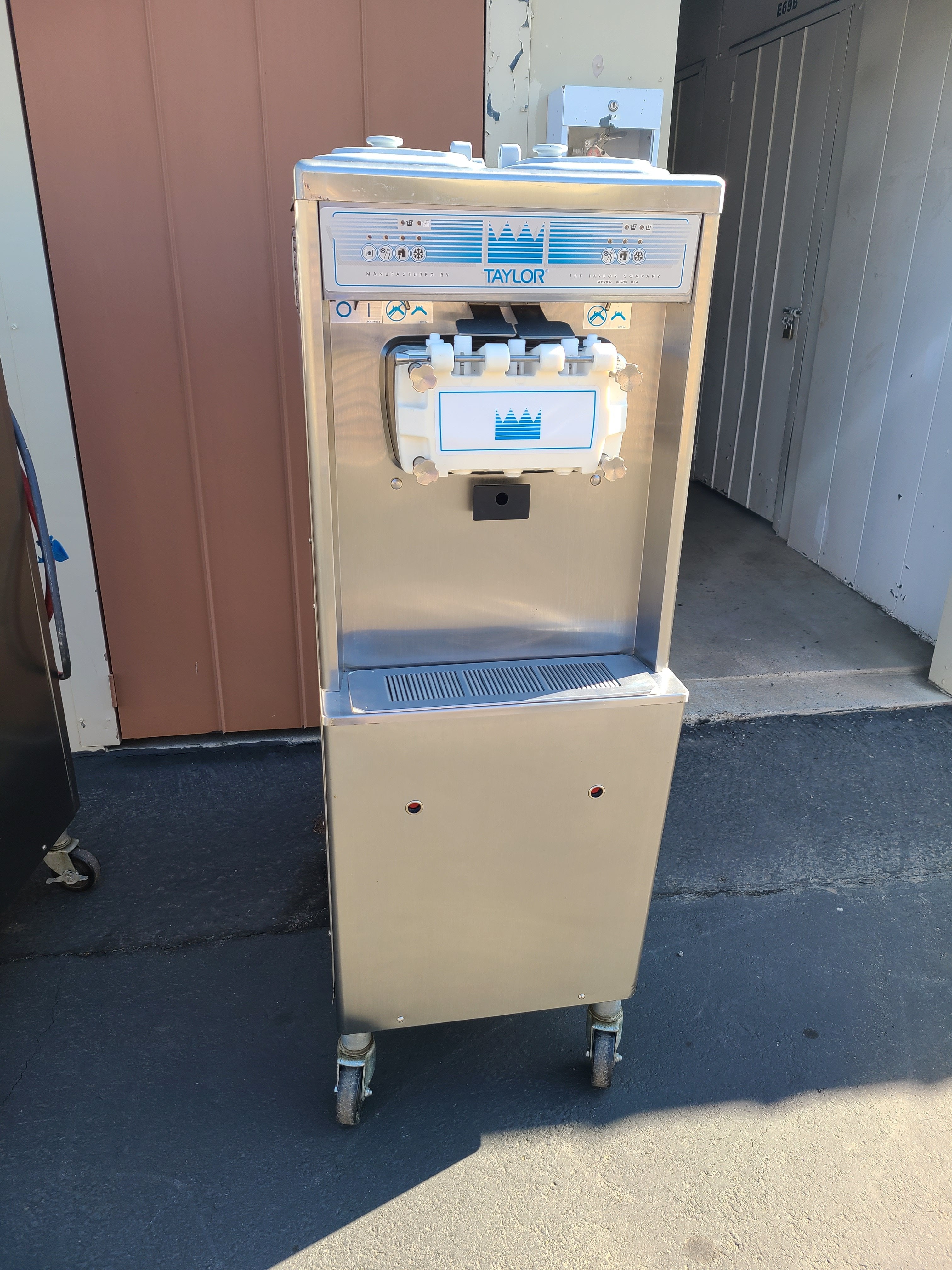 2017 Taylor 791 single phase air cooled excellent condition