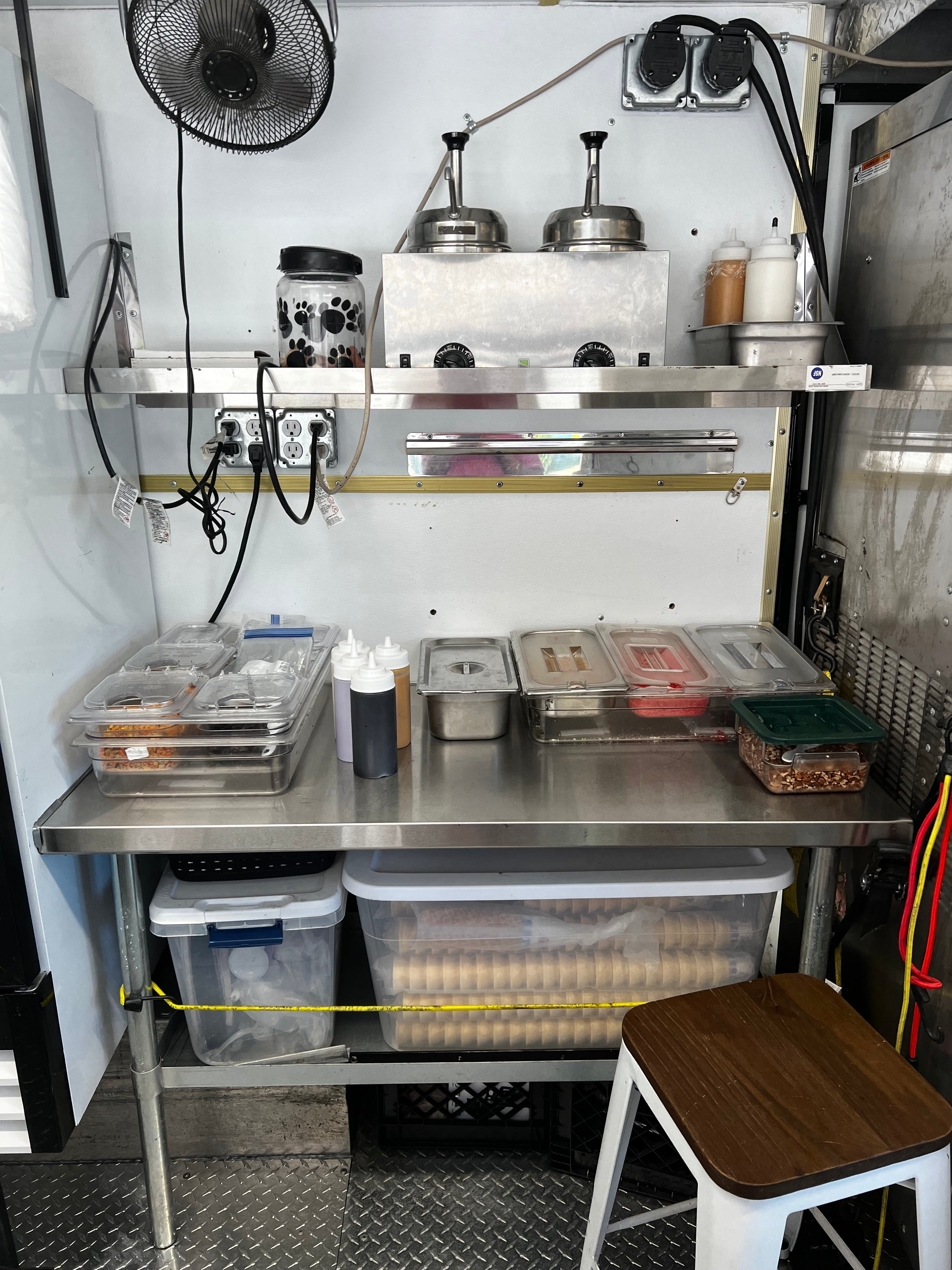Ice Cream Truck w 2019 Electrofreeze Pump Machine w/ Warranty